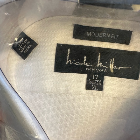 Nicole Miller Classic White Dress Shirt- XL
17—-34/35 in sales package New - Picture 4 of 8